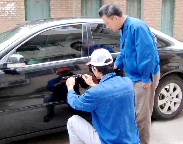 德格开锁公司：车钥匙坏了怎么办